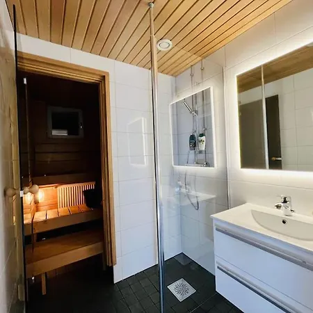 Spacious Center - Sauna - Self Check In 罗瓦涅米