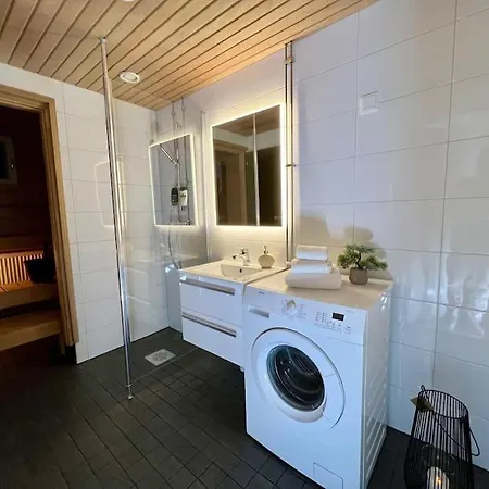 Spacious Center - Sauna - Self Check In *